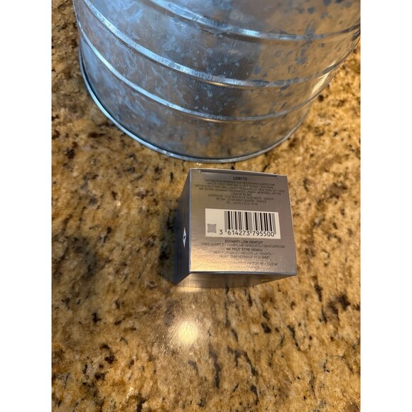 Spicebomb x Viktor & Rolf Candle - Picture 4 of 5